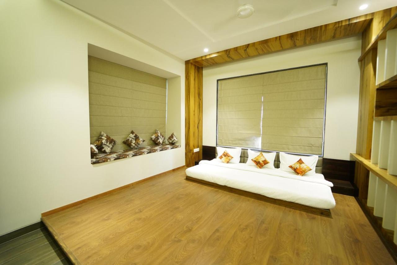 Hotel The Royal Inn Baramati Exterior foto