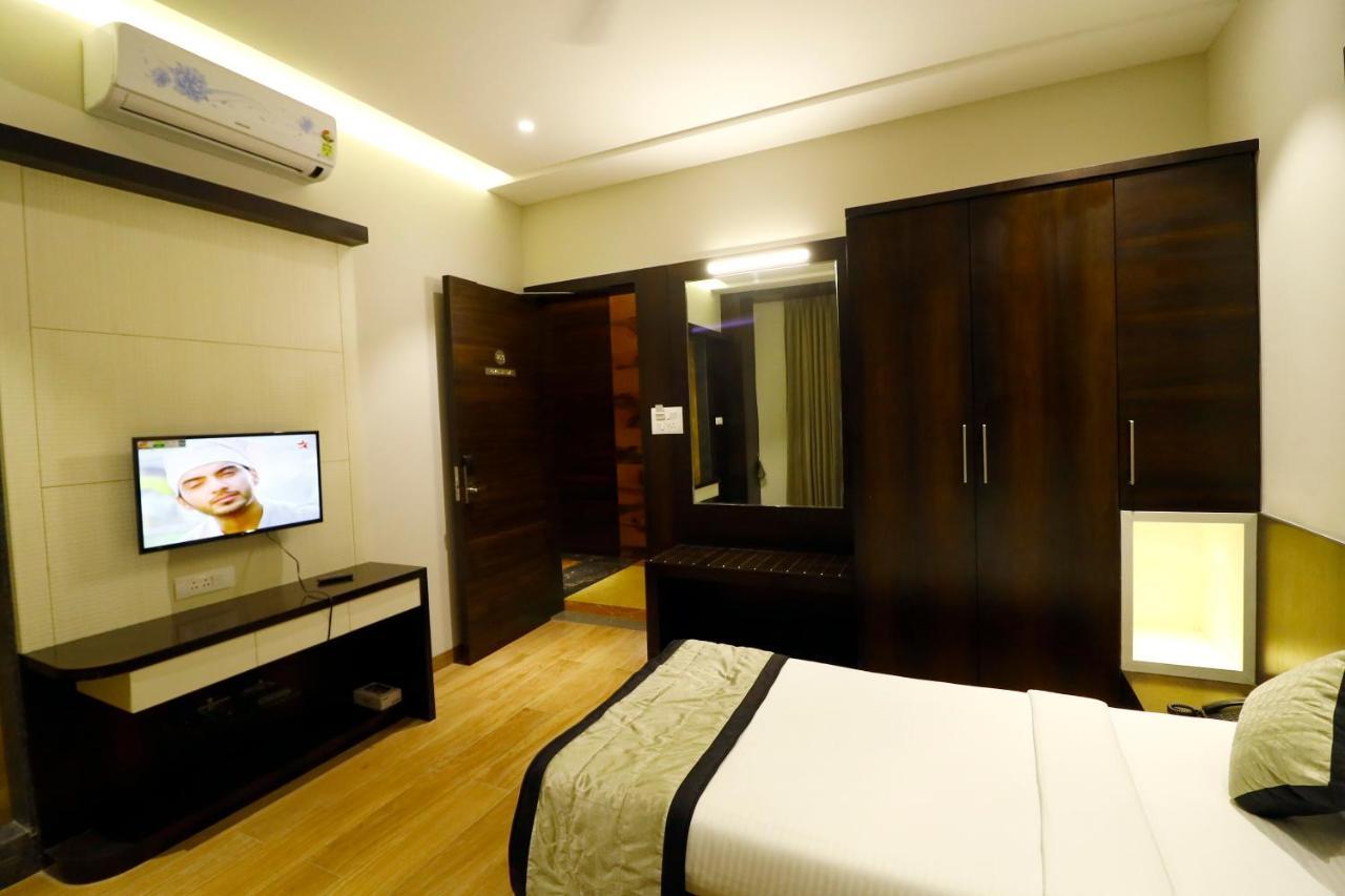 Hotel The Royal Inn Baramati Exterior foto