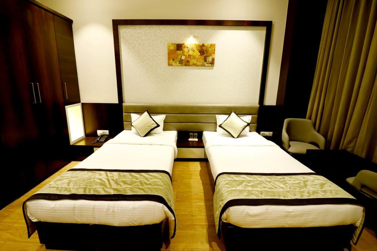 Hotel The Royal Inn Baramati Exterior foto
